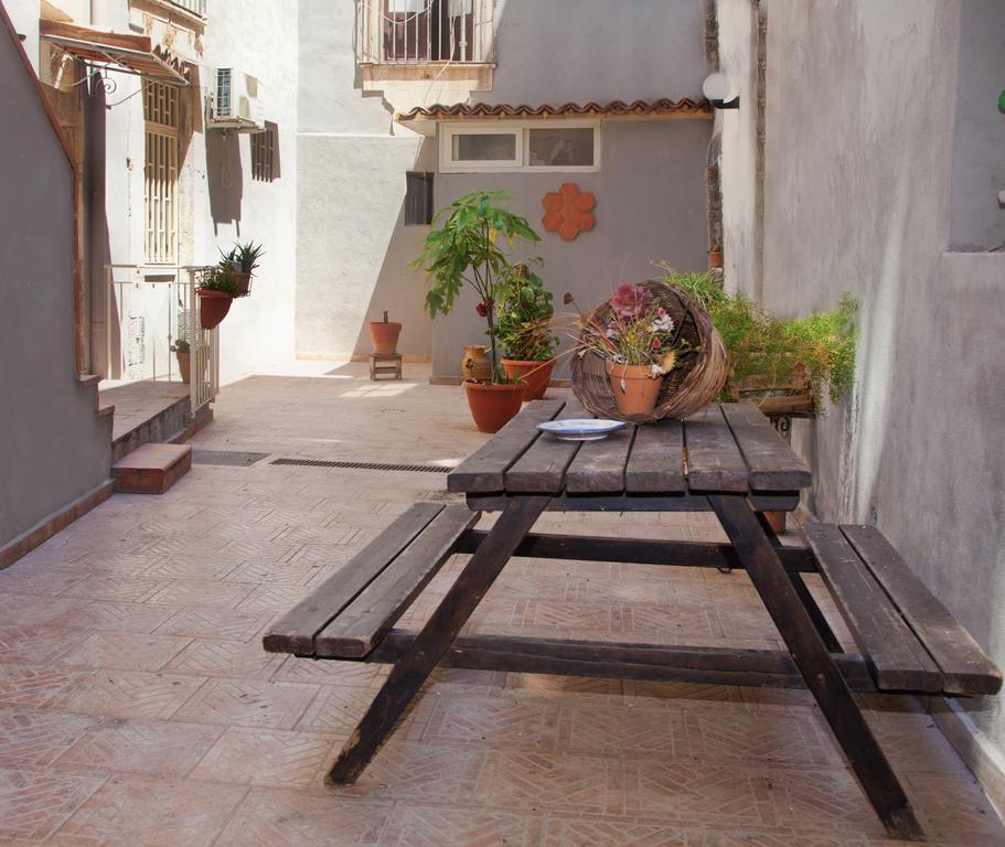 B&B Garibaldi Catania Exterior photo