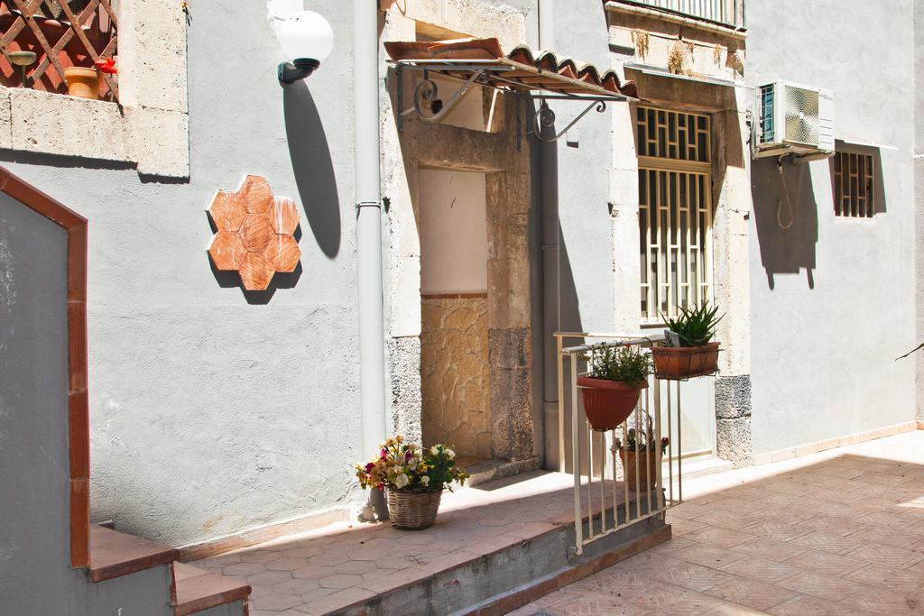B&B Garibaldi Catania Exterior photo